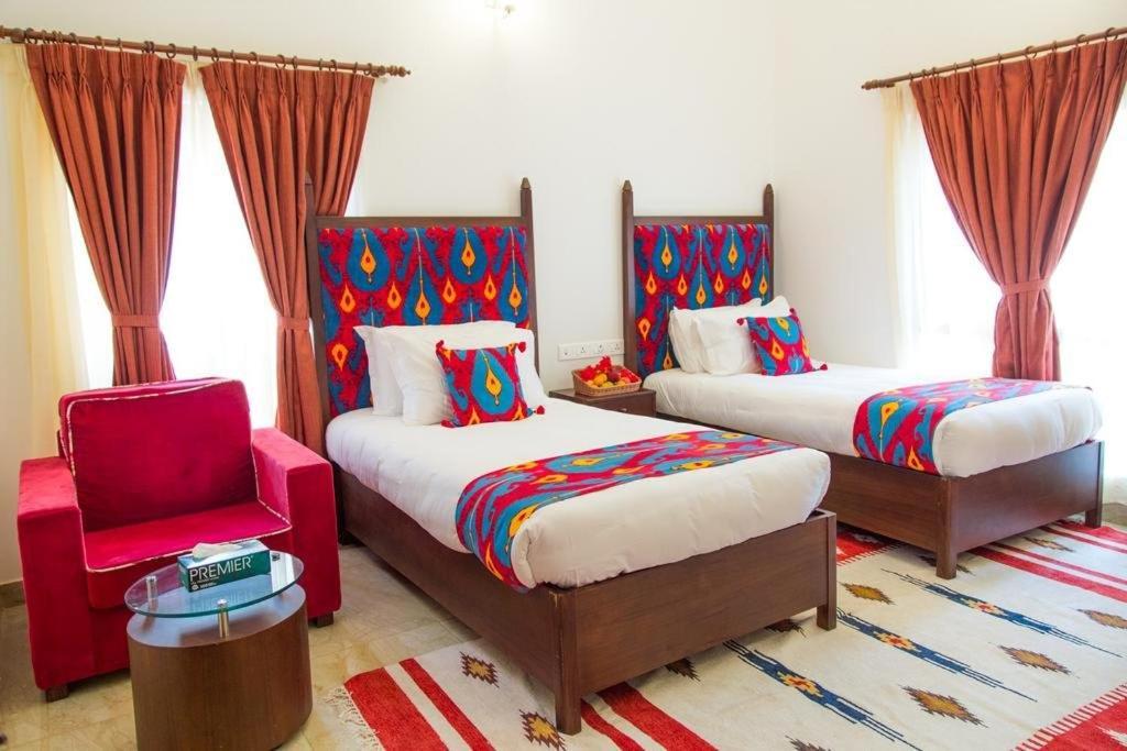 Miraaya Wellness Hotel Chitwan Luaran gambar