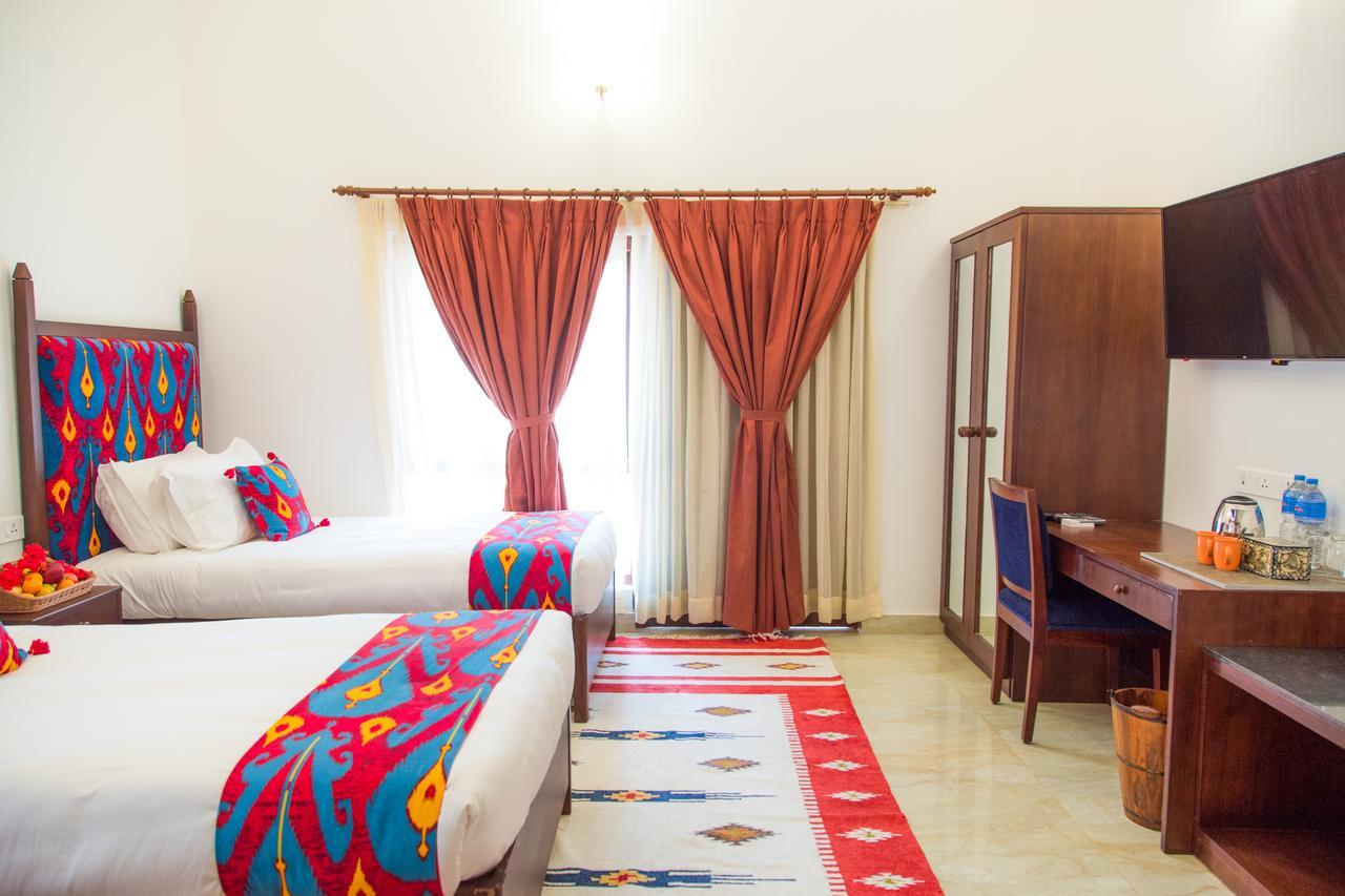 Miraaya Wellness Hotel Chitwan Luaran gambar