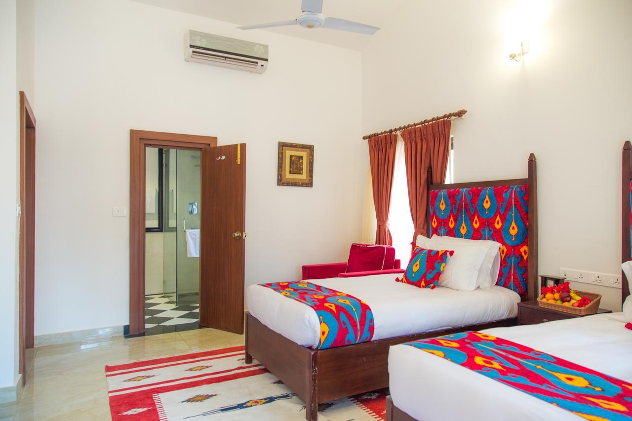 Miraaya Wellness Hotel Chitwan Luaran gambar