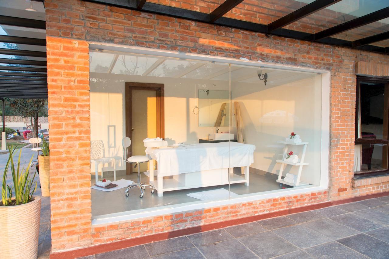 Miraaya Wellness Hotel Chitwan Luaran gambar