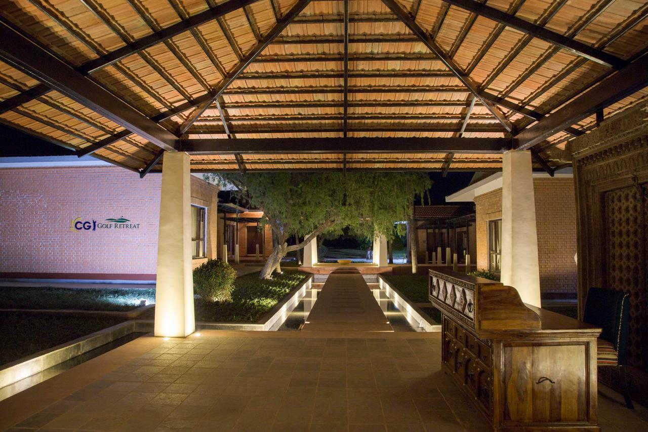 Miraaya Wellness Hotel Chitwan Luaran gambar