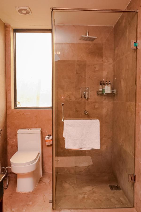 Miraaya Wellness Hotel Chitwan Luaran gambar
