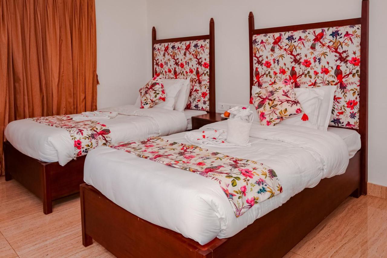 Miraaya Wellness Hotel Chitwan Luaran gambar